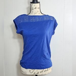 Grace the Perfect Fit Blue Crochet Detailed Short Sleeve Shirt | Women's Medium